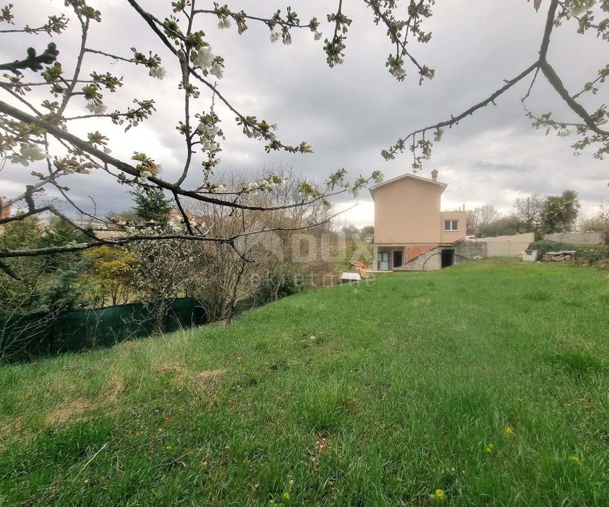 ISTRA, POREČ, okolica - Nova hiša z bazenom na prostranem vrtu, PRILOŽNOST !!!