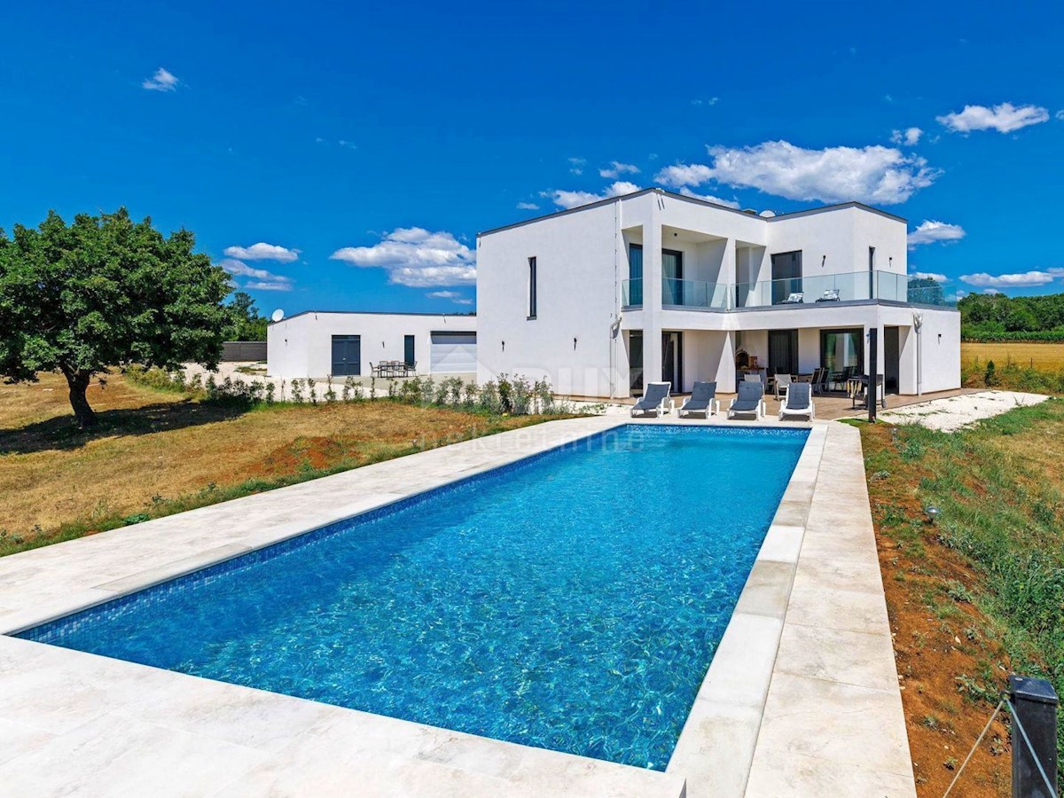 ISTRA, MARČANA - Udobna hiša z impresivnim vrtom