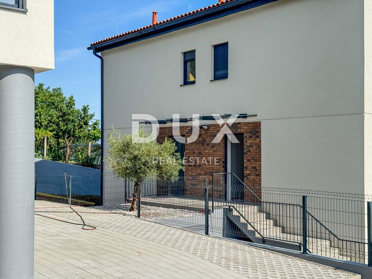 OPATIJA, PAVLOVAC - večje stanovanje 148m2, 3s, strešna terasa, novogradnja blizu Opatije, pogled