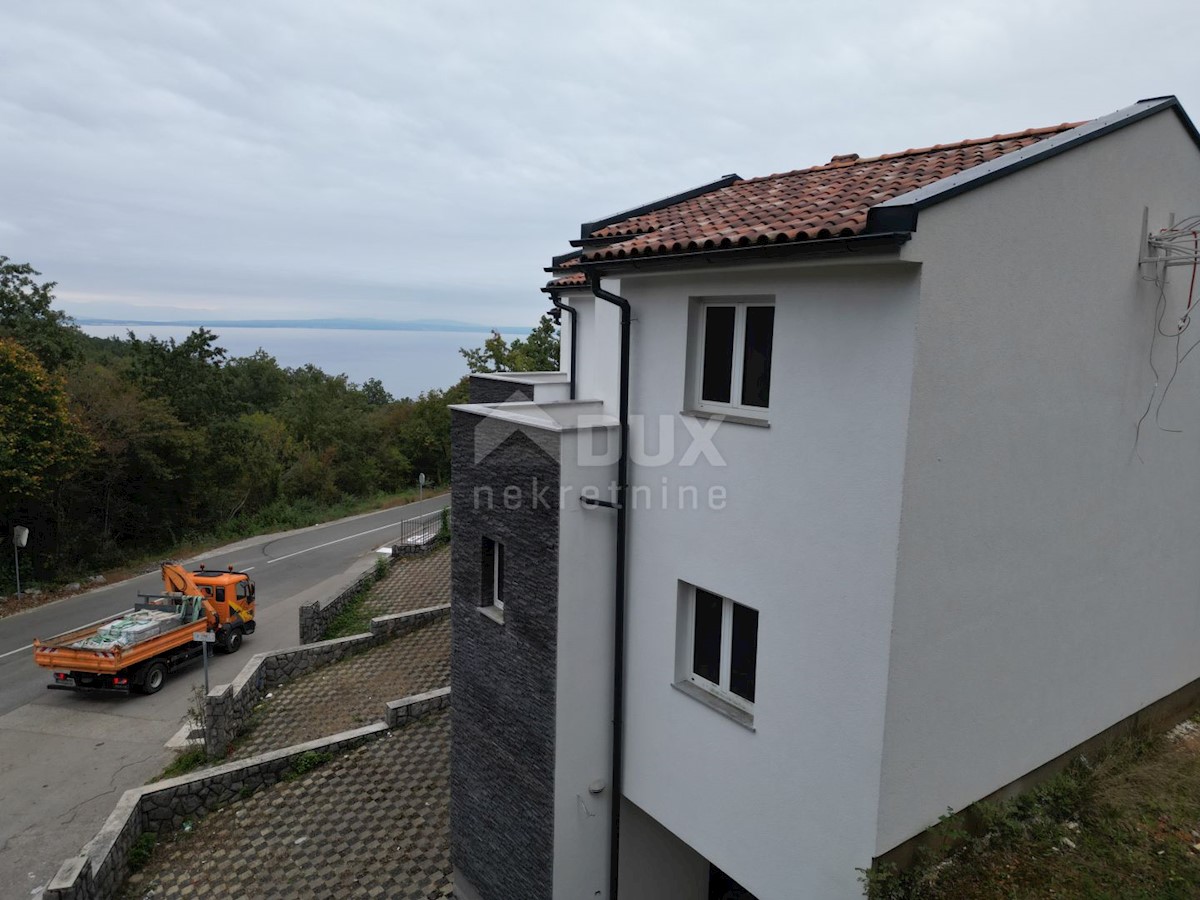 OPATIJA, IČIĆI, POLJANE- vrstne hiše 590m2, 5 enot s pogledom na morje in 2 bazena + okolica 700m2