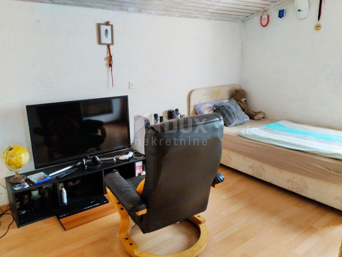 ISTRA, POREČ - Družinska hiša z 2 apartmajema in velikim vrtom