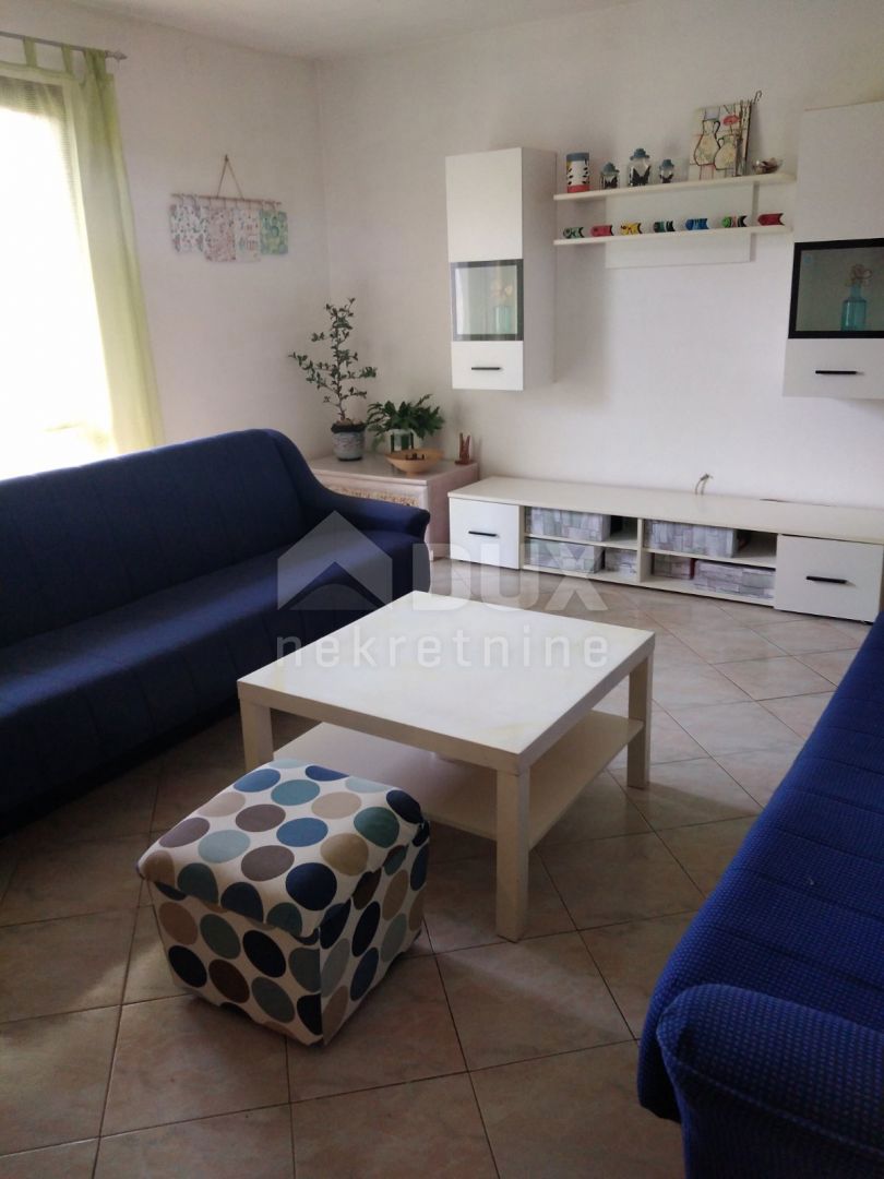 ISTRA, POREČ - Družinska hiša z 2 apartmajema in velikim vrtom