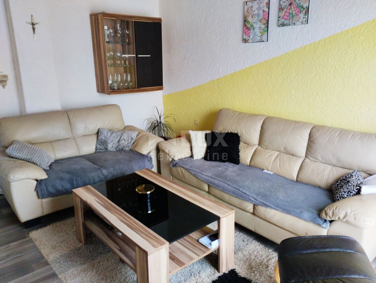 ISTRA, POREČ - Družinska hiša z 2 apartmajema in velikim vrtom