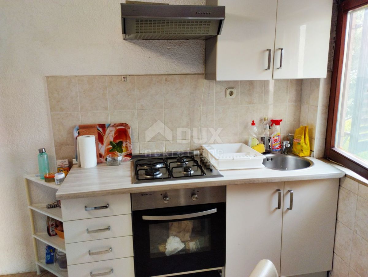 ISTRA, POREČ - Družinska hiša z 2 apartmajema in velikim vrtom