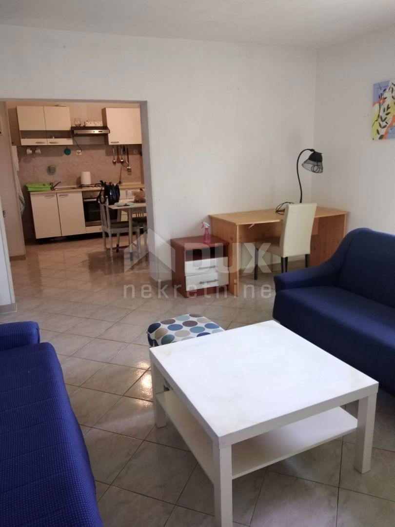 ISTRA, POREČ - Družinska hiša z 2 apartmajema in velikim vrtom