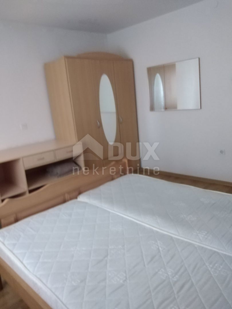 ISTRA, POREČ - Družinska hiša z 2 apartmajema in velikim vrtom