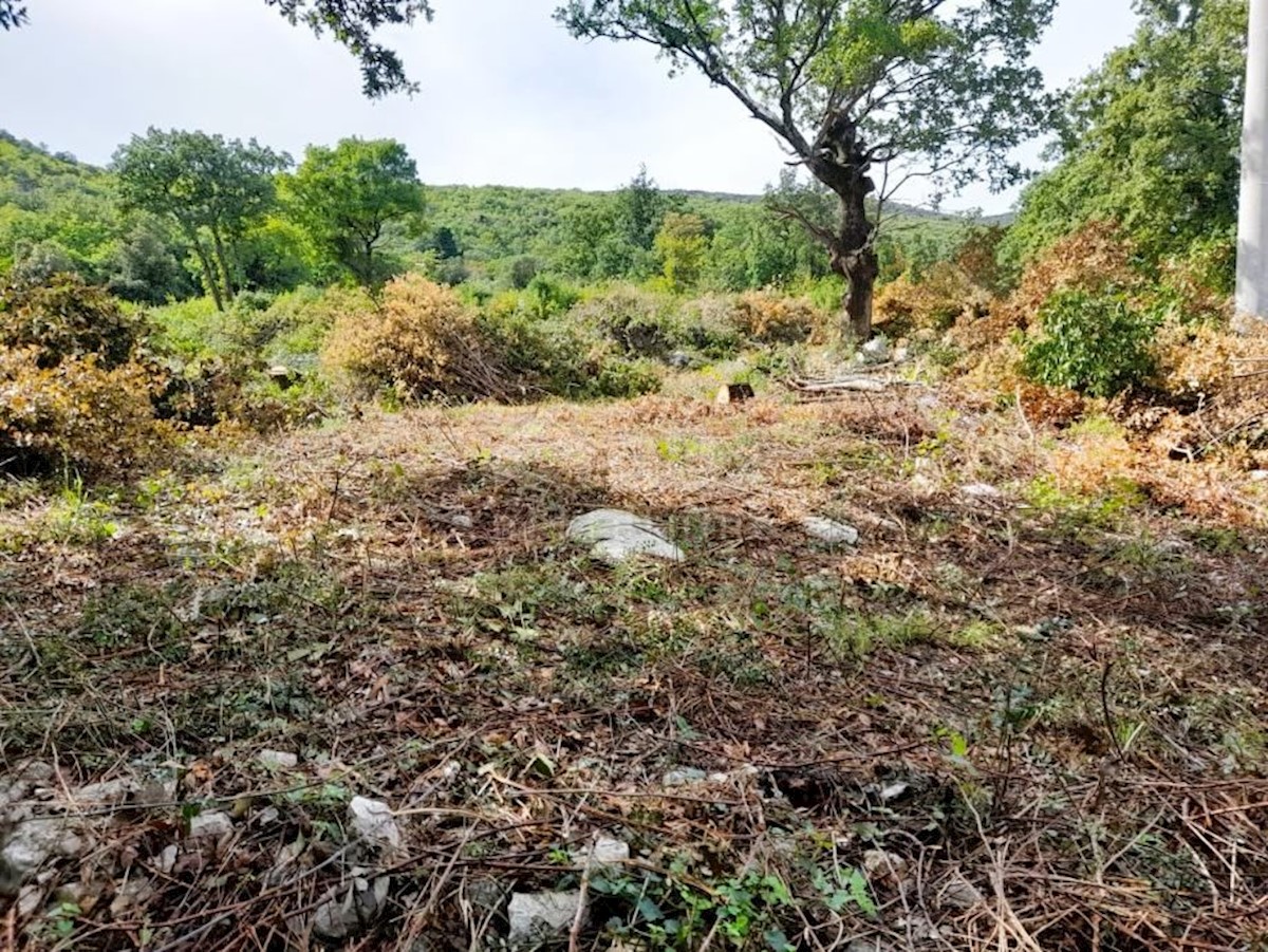 ISTRA, RABAC - Gradbeno zemljišče s pogledom na morje za več vil