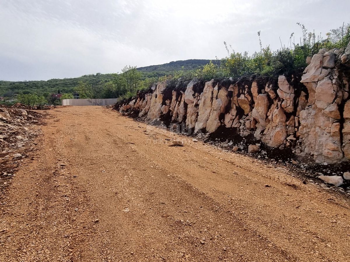 ISTRA, RABAC - Naložbeno zemljišče z gradbenim dovoljenjem in senzacionalnim razgledom