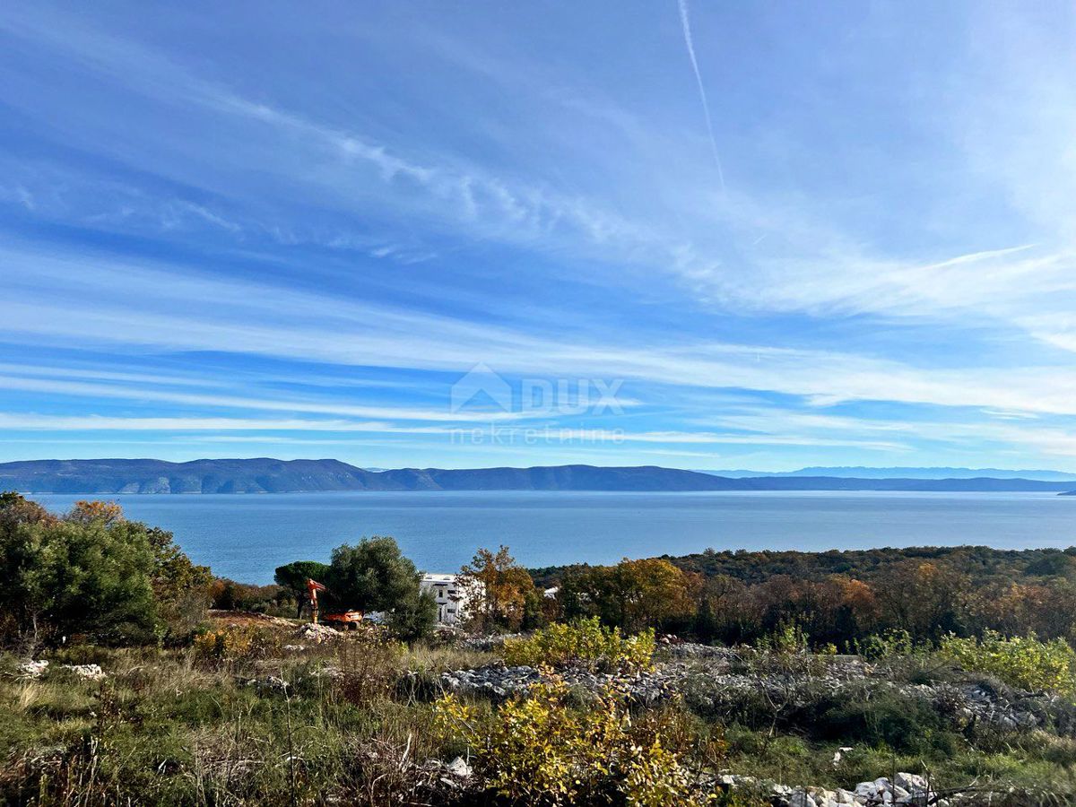 ISTRA, RABAC - Naložbeno zemljišče z gradbenim dovoljenjem in senzacionalnim razgledom