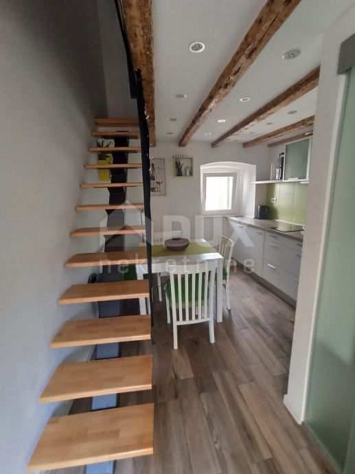 OTOK KRK, BAŠKA - Dvoetažni apartma blizu morja
