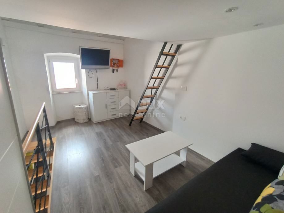 OTOK KRK, BAŠKA - Dvoetažni apartma blizu morja
