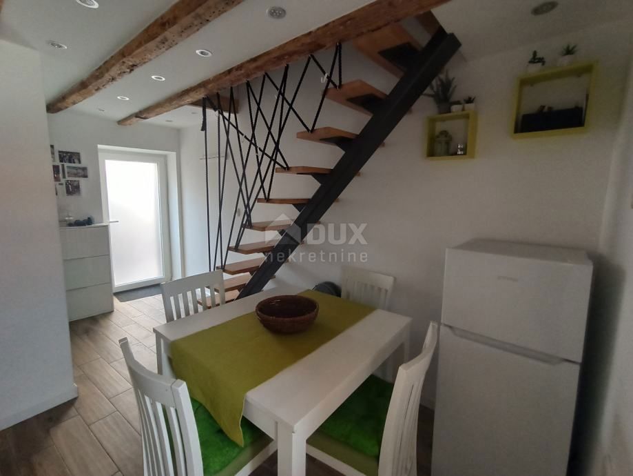 OTOK KRK, BAŠKA - Dvoetažni apartma blizu morja