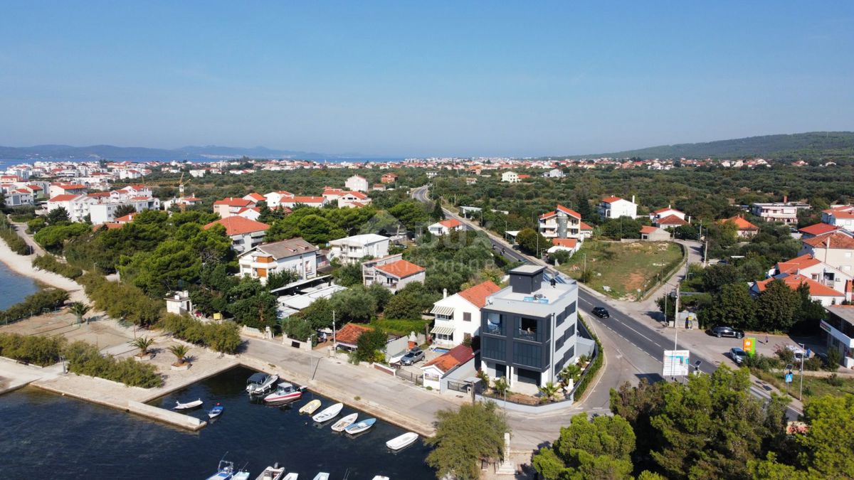 ZADAR, SUKOŠAN, 3s + kopalnica stanovanje v vrhunski novogradnji s pogledom na morje