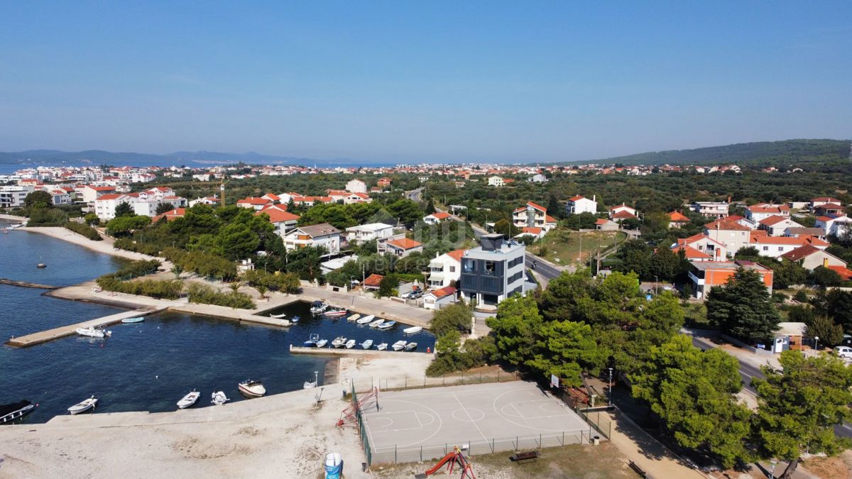 ZADAR, SUKOŠAN, 3s + kopalnica stanovanje v vrhunski novogradnji s pogledom na morje