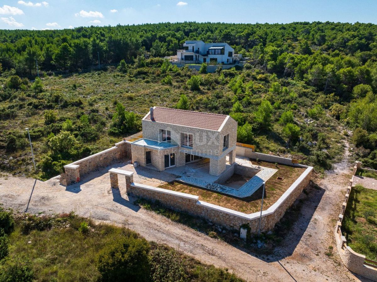 ZADAR, NOVIGRAD - Kvalitetna kamnita hiša 150 m od morja