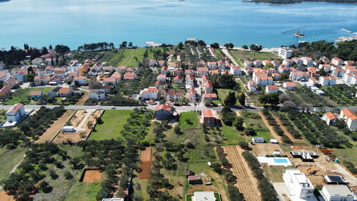 ZADAR, SV. FILIP I JAKOV - Gradbeno zemljišče s pogledom na morje