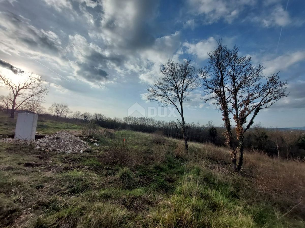 ISTRA, KRŠAN - Atraktivno gradbeno zemljišče s pogledom na Učko