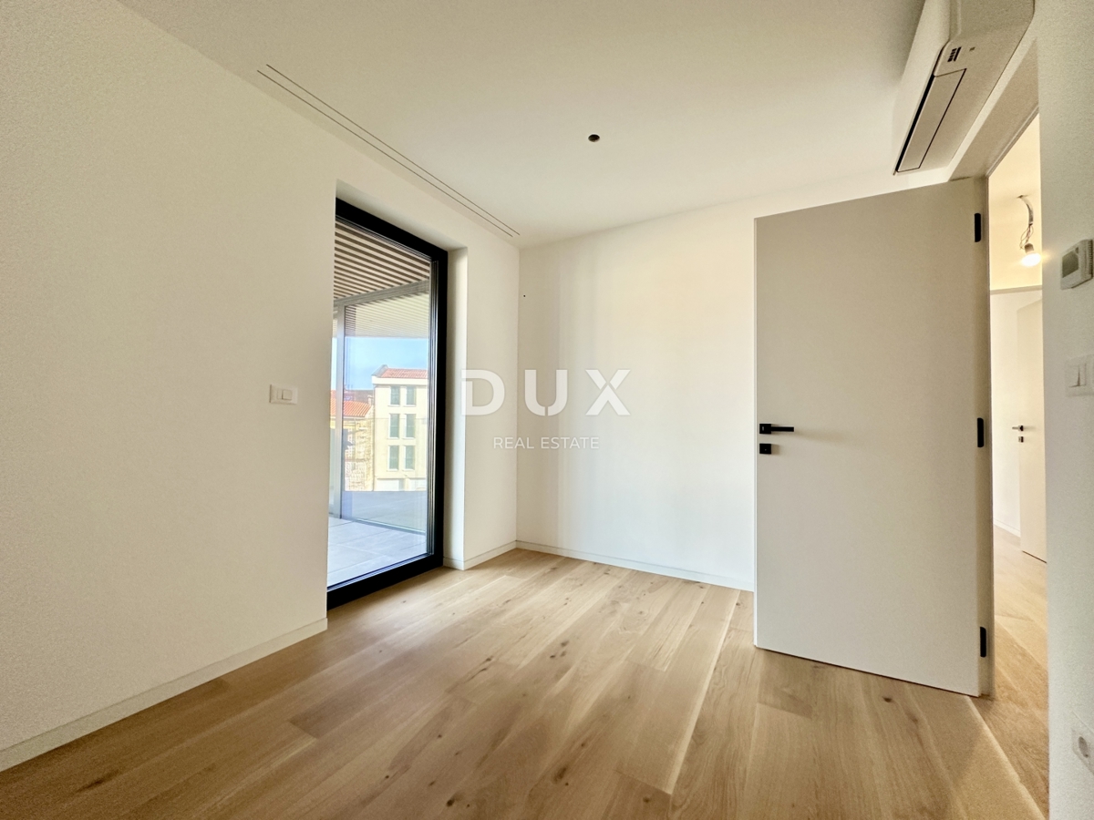 UMAG, CENTER - Stanovanje v luksuzni novogradnji, prva vrsta do morja