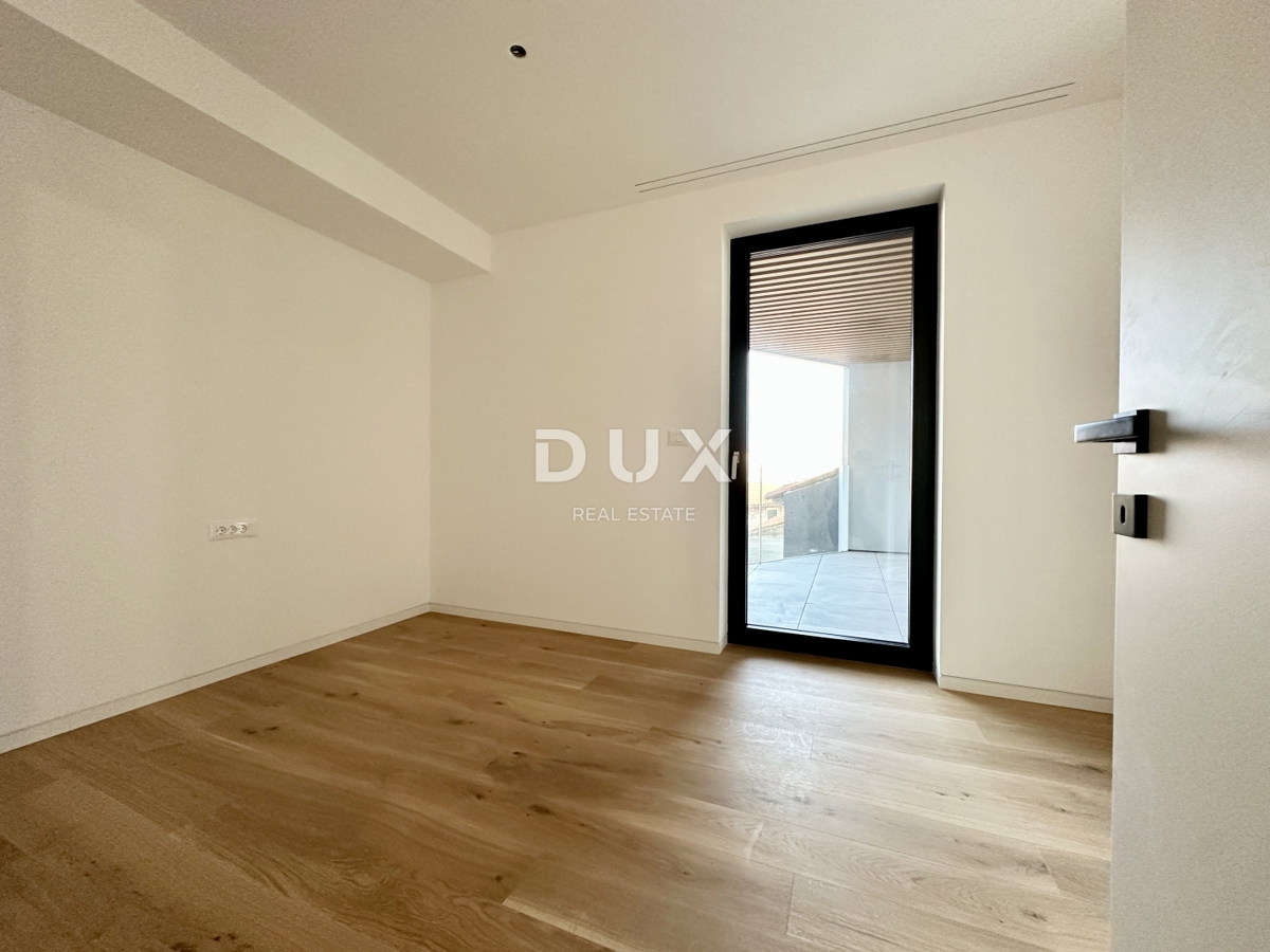 UMAG, CENTER - Stanovanje v luksuzni novogradnji, prva vrsta do morja