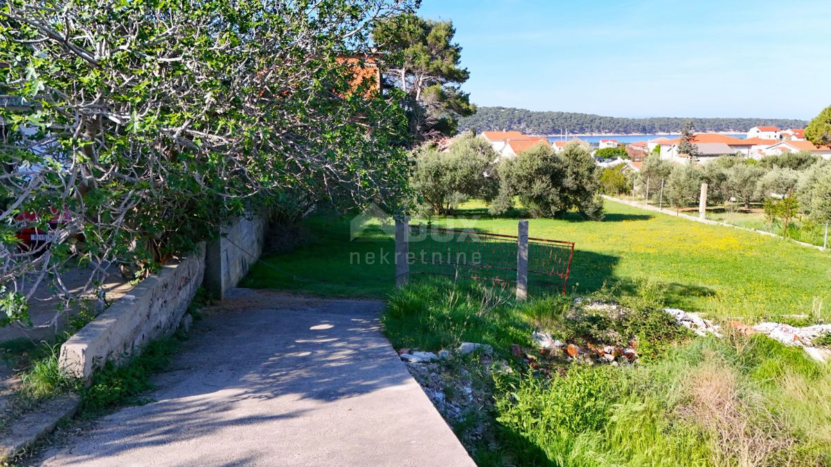 OTOK RAB, BARBAT - Gradbeno zemljišče v bližini morja