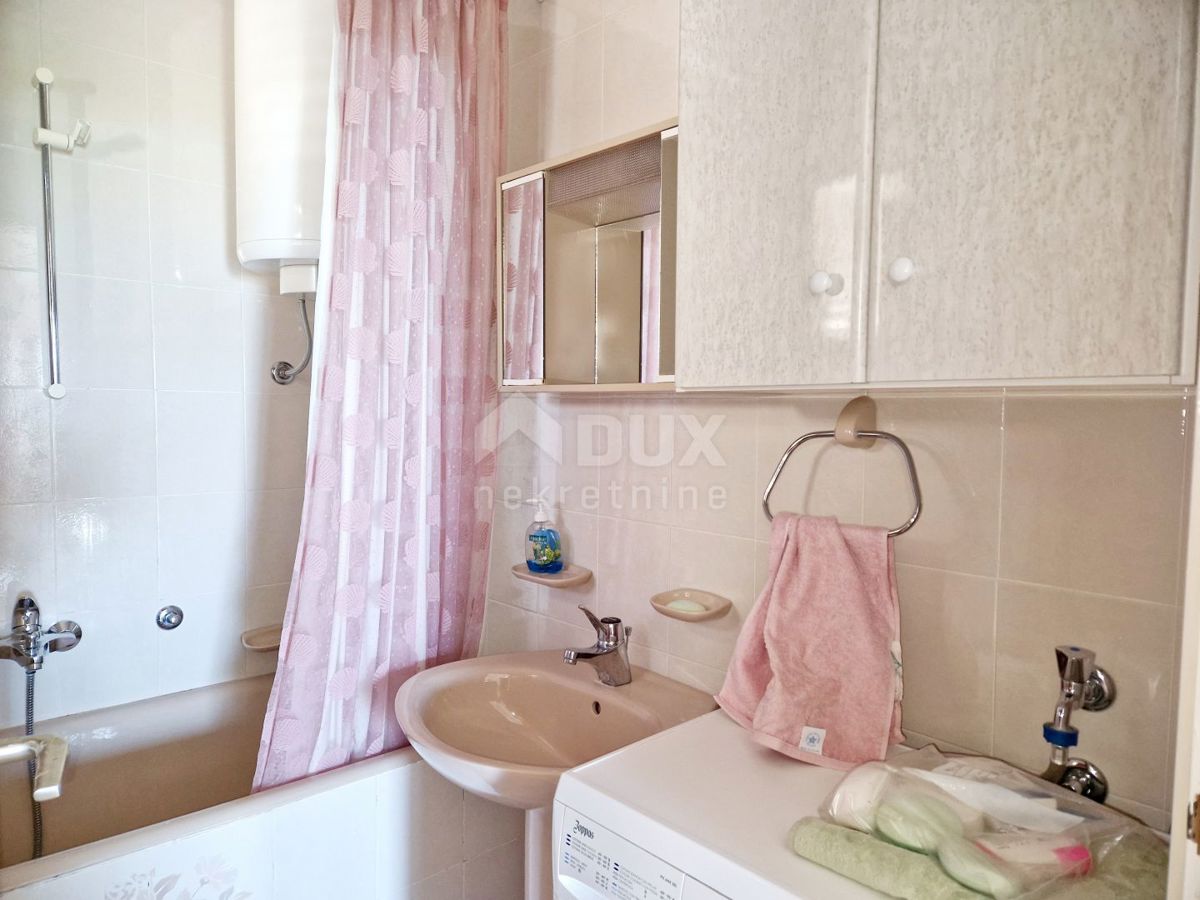KRALJEVICA, ŠMRIKA-2SOB+DB z manjšim vrtom, letno kuhinjo in parkirnim prostorom