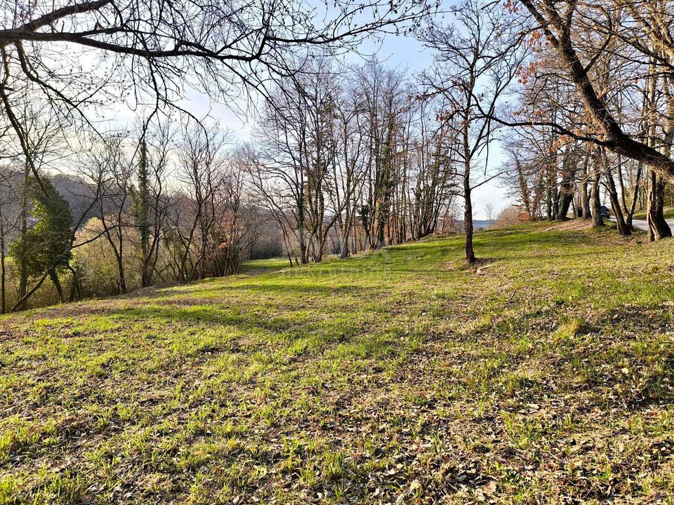 ISTRA, PAZIN - Gradbeno zemljišče v mirnem naselju