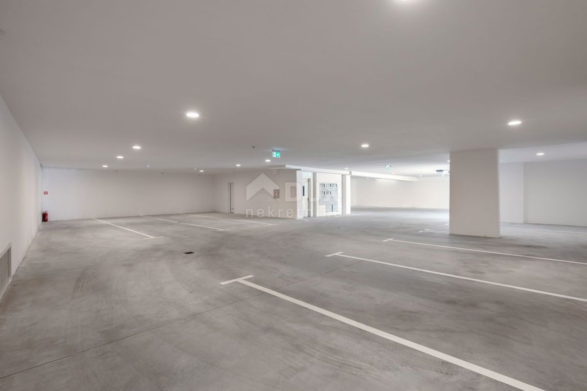 OPATIJA, CENTER - moderno stanovanje v novogradnji s pogledom na morje, skupni bazen, garaža 
