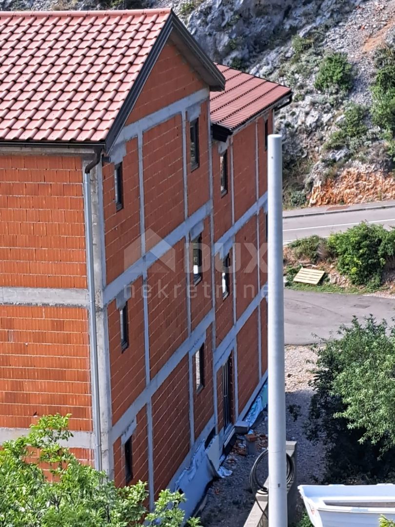 Senj, 602m2