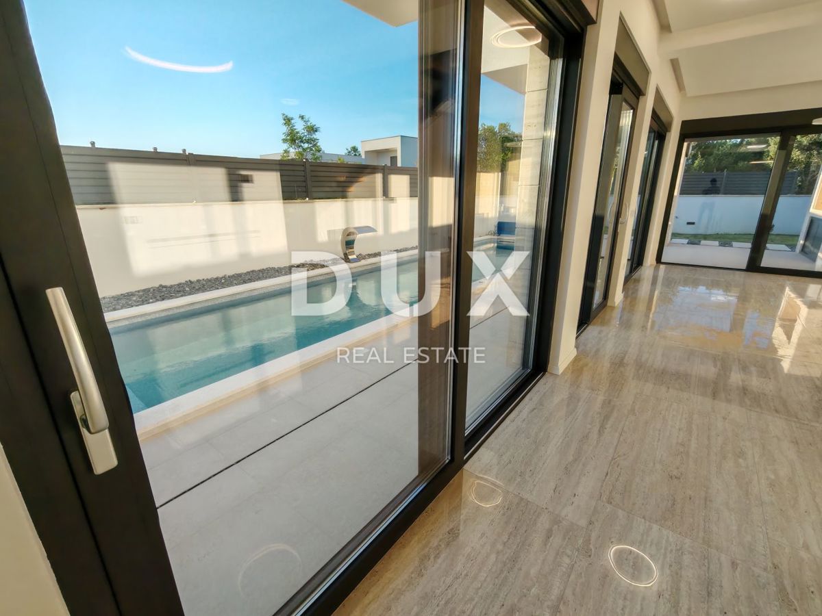  ZADAR, ZATON - Luksuzna vila dvojček z ogrevanim bazenom, savno in fitnesom! Novogradnja! B1