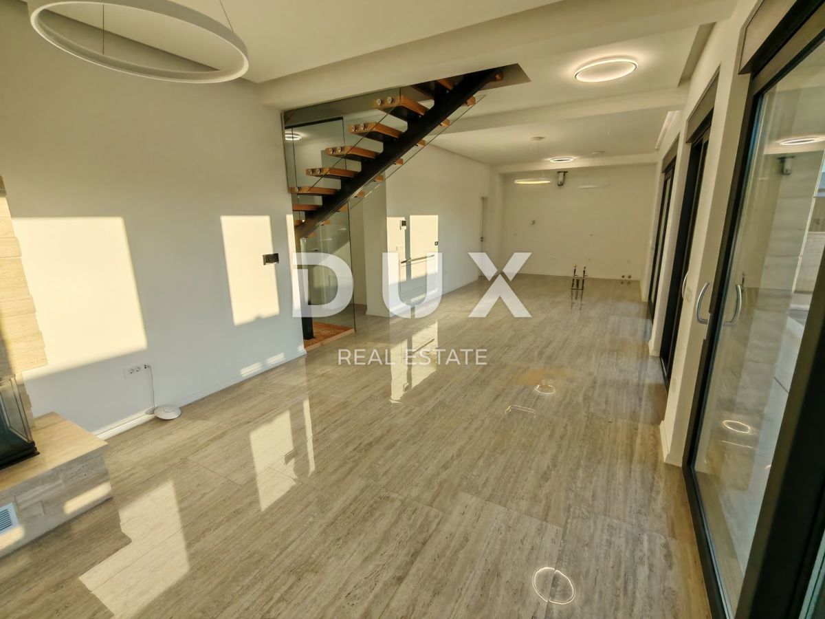  ZADAR, ZATON - Luksuzna vila dvojček z ogrevanim bazenom, savno in fitnesom! Novogradnja! B1
