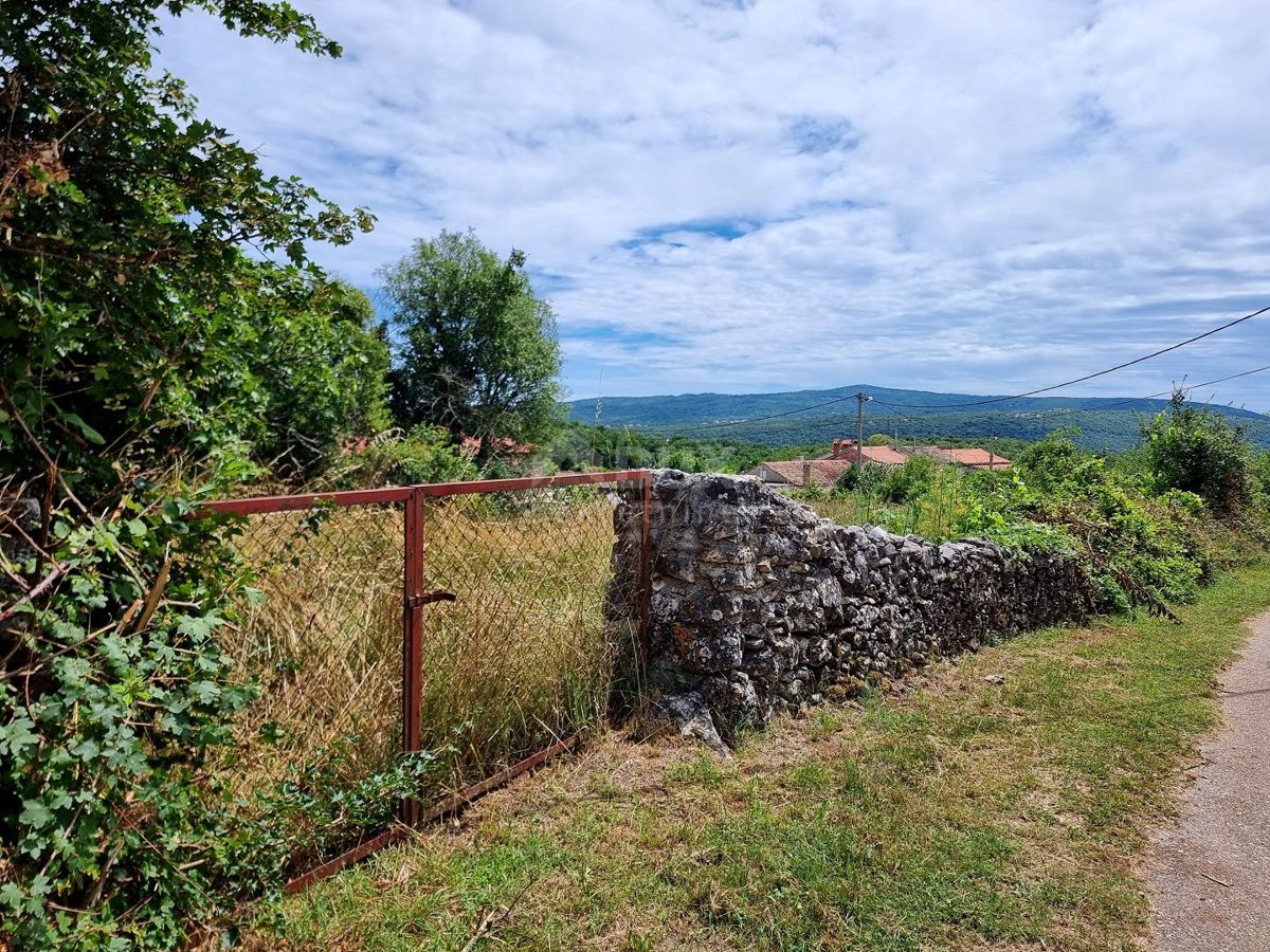 ISTRA, LABIN - Prostorna parcela s panoramskim razgledom