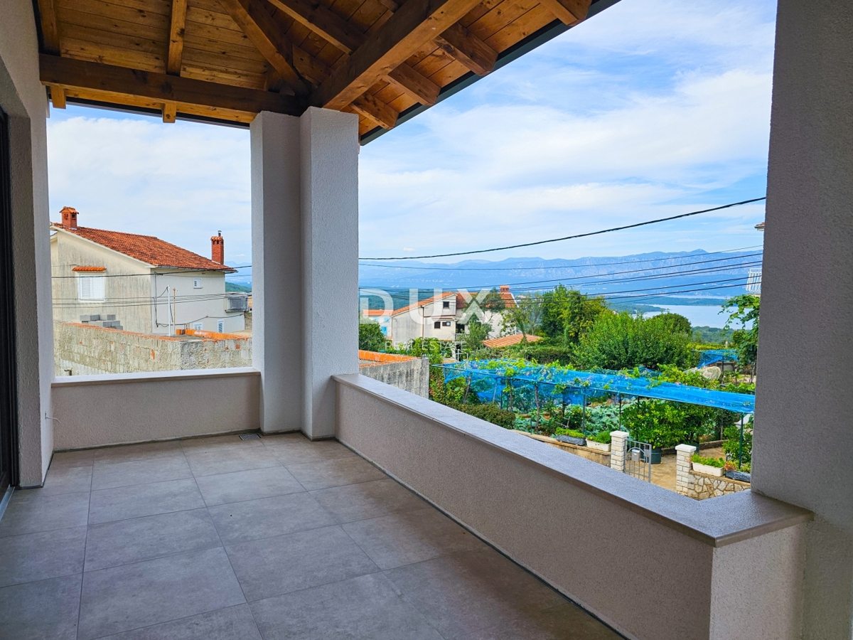 OTOK KRK, DOBRINJ - Mediteranska hiša v novogradnji z zasebnim bazenom in pogledom na morje, na robu zelene cone