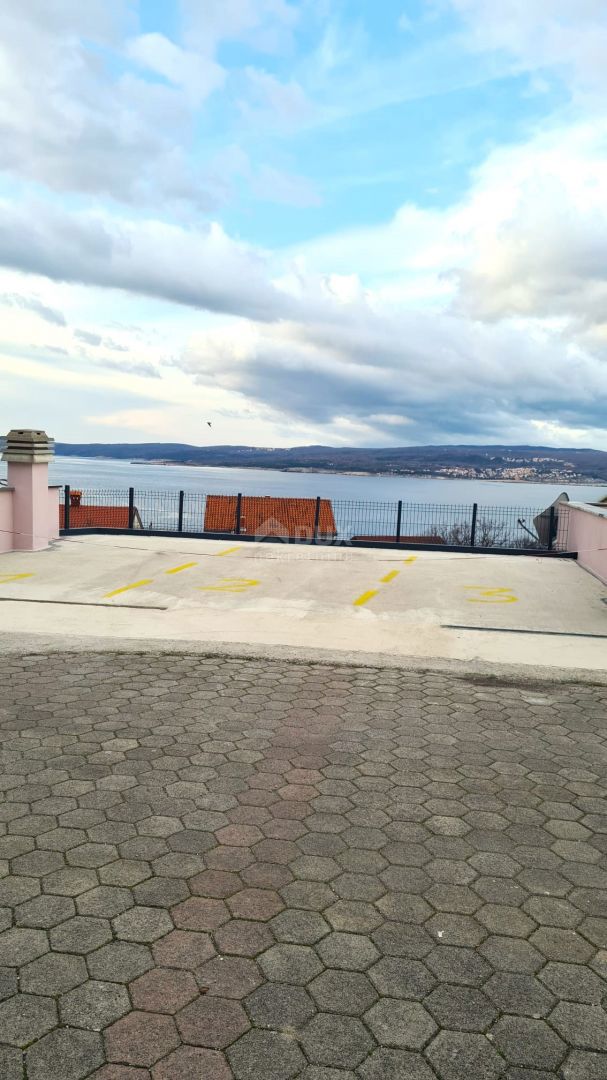 CRIKVENICA - Dva apartmaja s teraso!