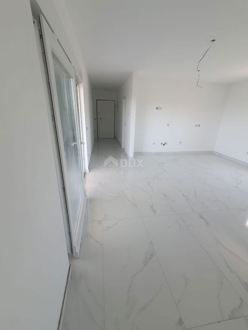 ZADAR, PRIVLAKA - Novogradnja! Vrhunski penthouse le 140 metrov od plaže z neustavljivim pogledom na morje! S4