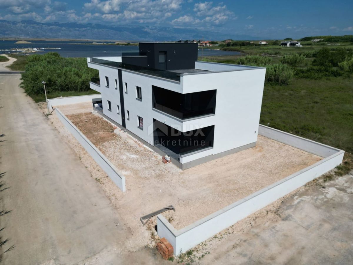 ZADAR, PRIVLAKA - Novogradnja! Vrhunski penthouse le 140 metrov od plaže z neustavljivim pogledom na morje! S4