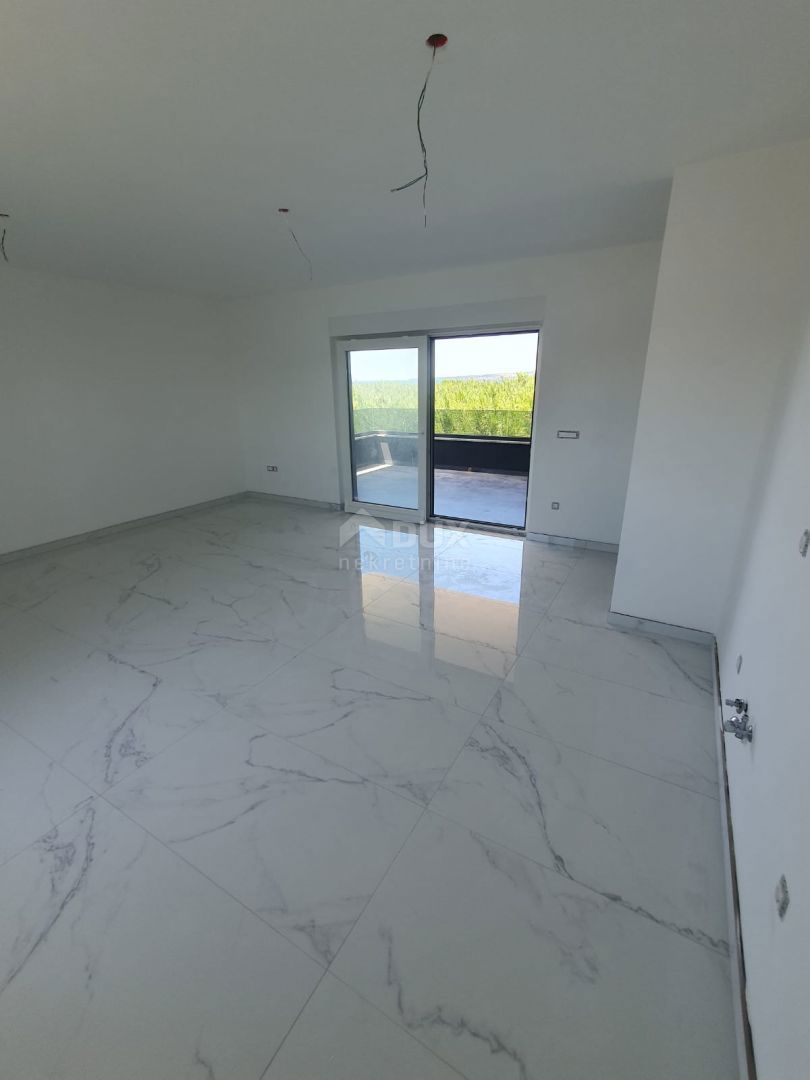 ZADAR, PRIVLAKA - Novogradnja! Vrhunski penthouse le 140 metrov od plaže z neustavljivim pogledom na morje! S4