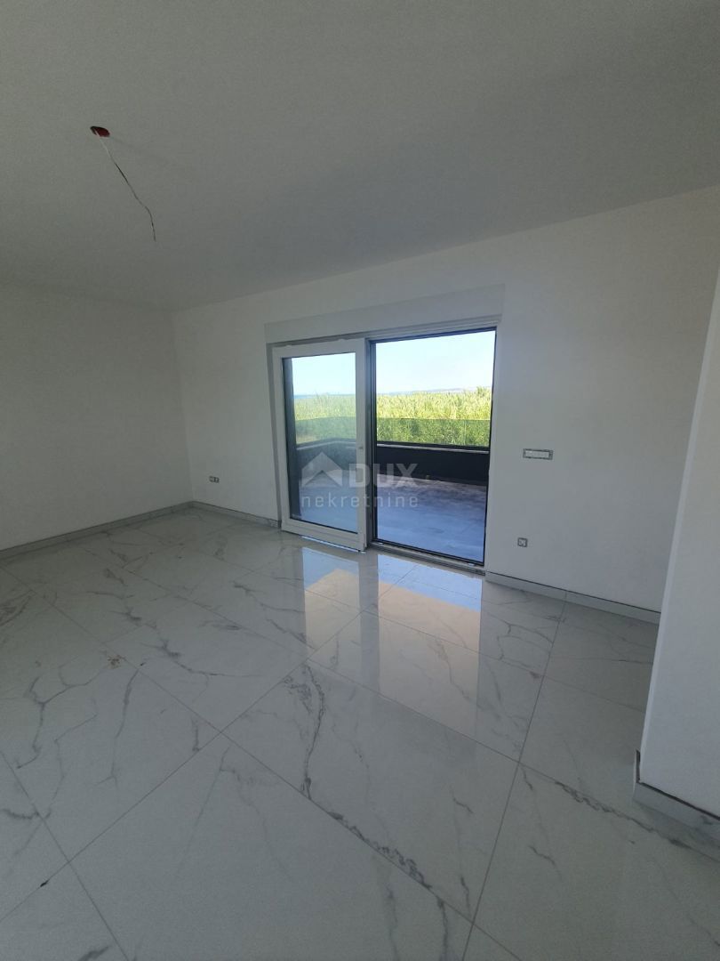 ZADAR, PRIVLAKA - Novogradnja! Vrhunski penthouse le 140 metrov od plaže z neustavljivim pogledom na morje! S4