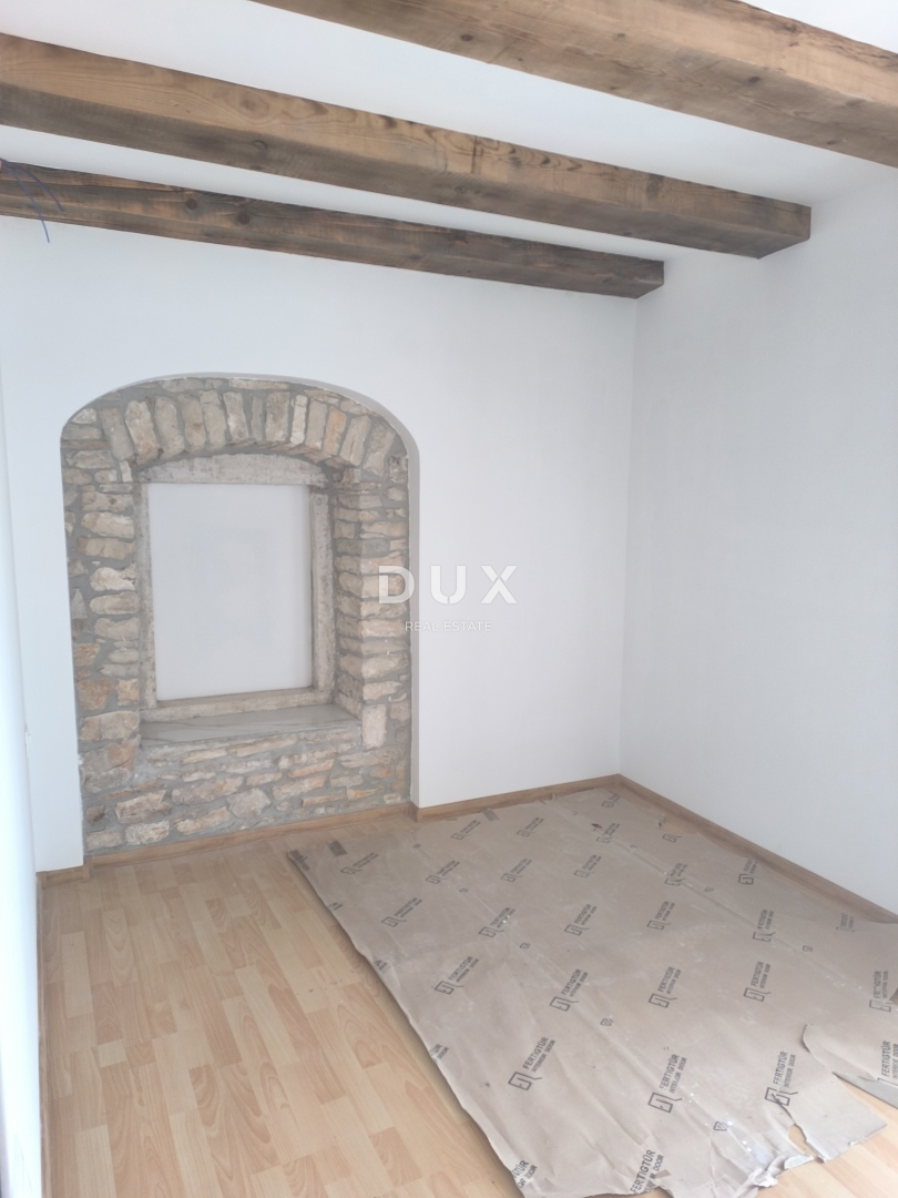 ISTRA, JURŠIĆI - Kamnita hiša z bazenom + apartma, NA KLJUČ