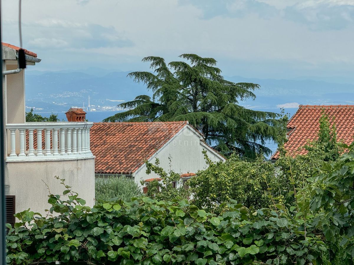 OPATIJA, IČIĆI - stanovanje v novogradnji z bazenom, garažo, dvigalom v bližini morja in Opatije