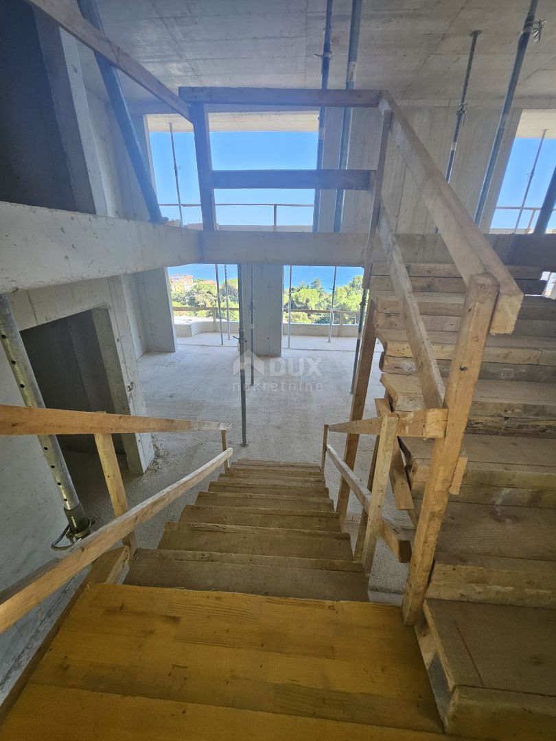 OPATIJA, CENTER - dvoetažni penthouse 4333m2 s panoramskim pogledom na morje in strešno teraso S2