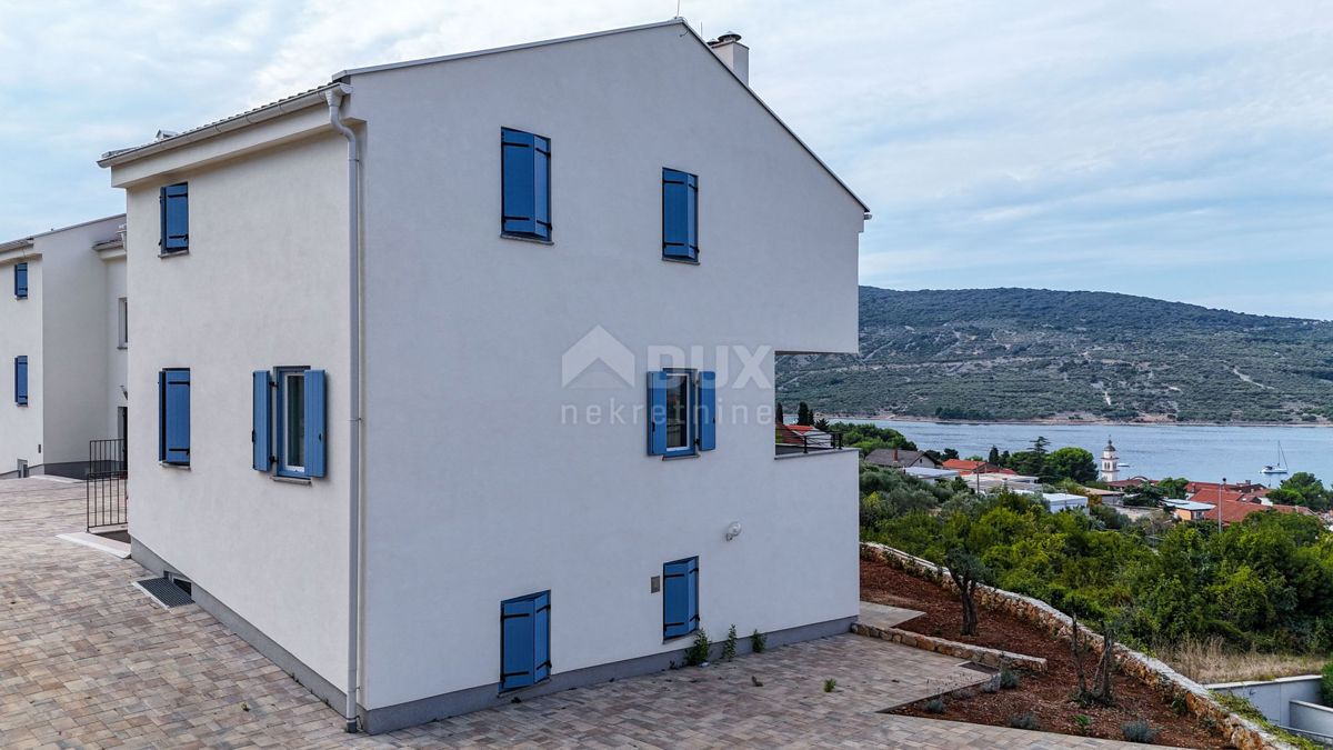 OTOK CRES, CRES - Apartma 3 spalnice + kopalnica, parkirišče, pogled na morje