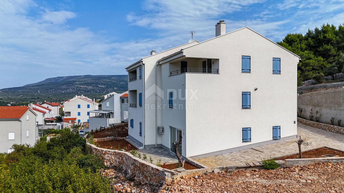 OTOK CRES, CRES CENTER - Novogradnja!! Pritličje z vrtom + 2 parkirni mesti