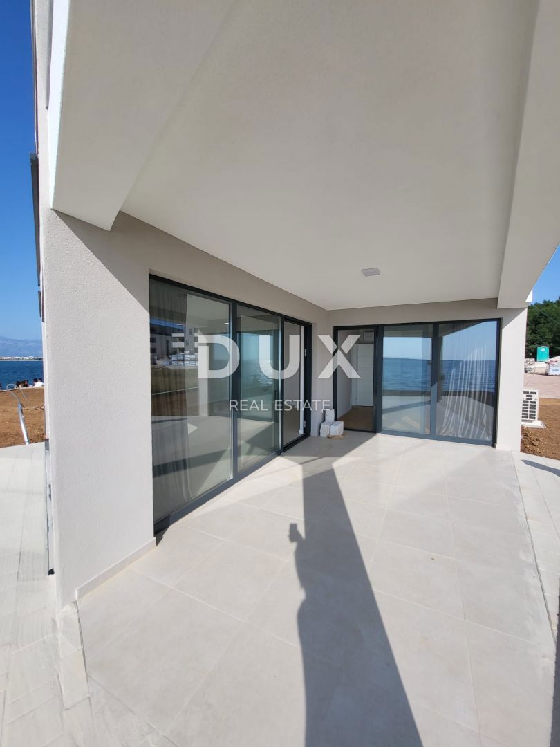 PRIVLAKA, ZADAR - S5 Luksuzna novogradnja v prvi vrsti do morja