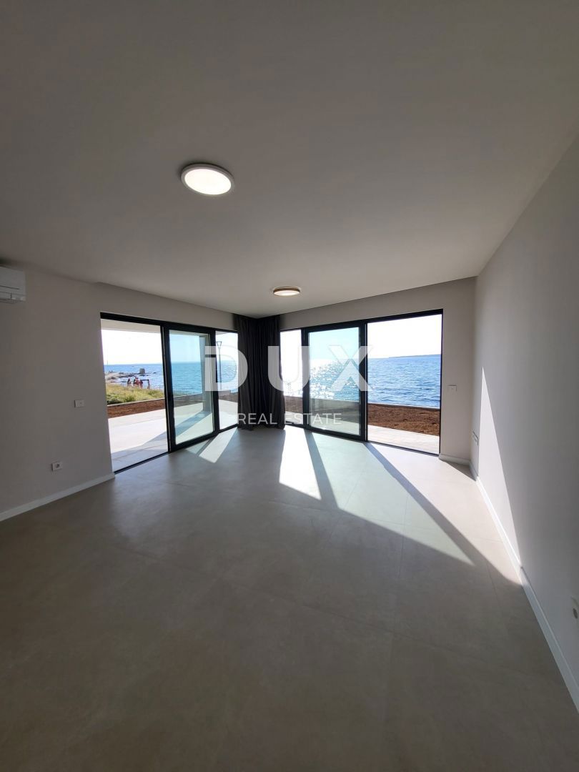 PRIVLAKA, ZADAR - S5 Luksuzna novogradnja v prvi vrsti do morja