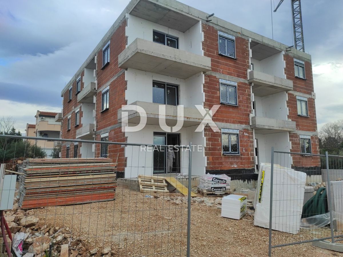 ISTRA, UMAG - Apartma z vrtom v novogradnji 200m od morja