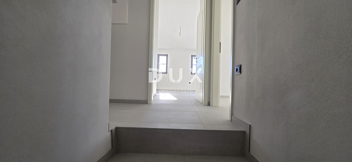 ISTRA, POREČ - Novozgrajena vila z neskončnim bazenom, zasebnim podzemnim parkiriščem in fantastičnim pogledom na morje