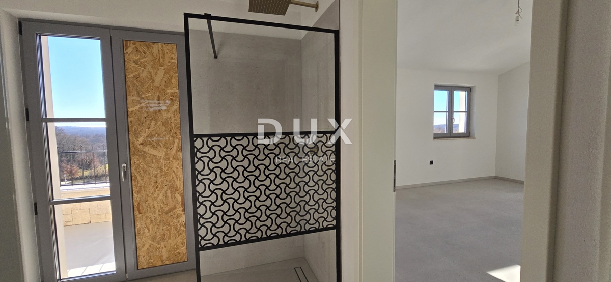 ISTRA, POREČ - Novozgrajena vila z neskončnim bazenom, zasebnim podzemnim parkiriščem in fantastičnim pogledom na morje