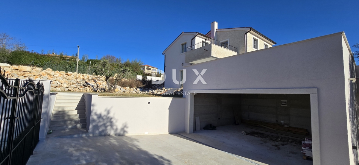 ISTRA, POREČ - Novozgrajena vila z neskončnim bazenom, zasebnim podzemnim parkiriščem in fantastičnim pogledom na morje