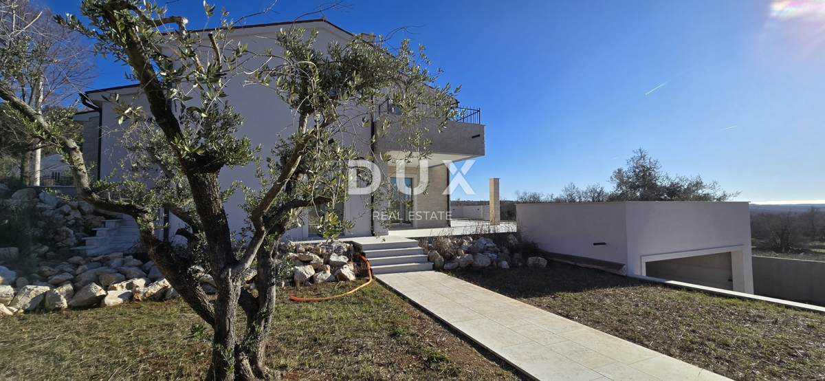 ISTRA, POREČ - Novozgrajena vila z neskončnim bazenom, zasebnim podzemnim parkiriščem in fantastičnim pogledom na morje