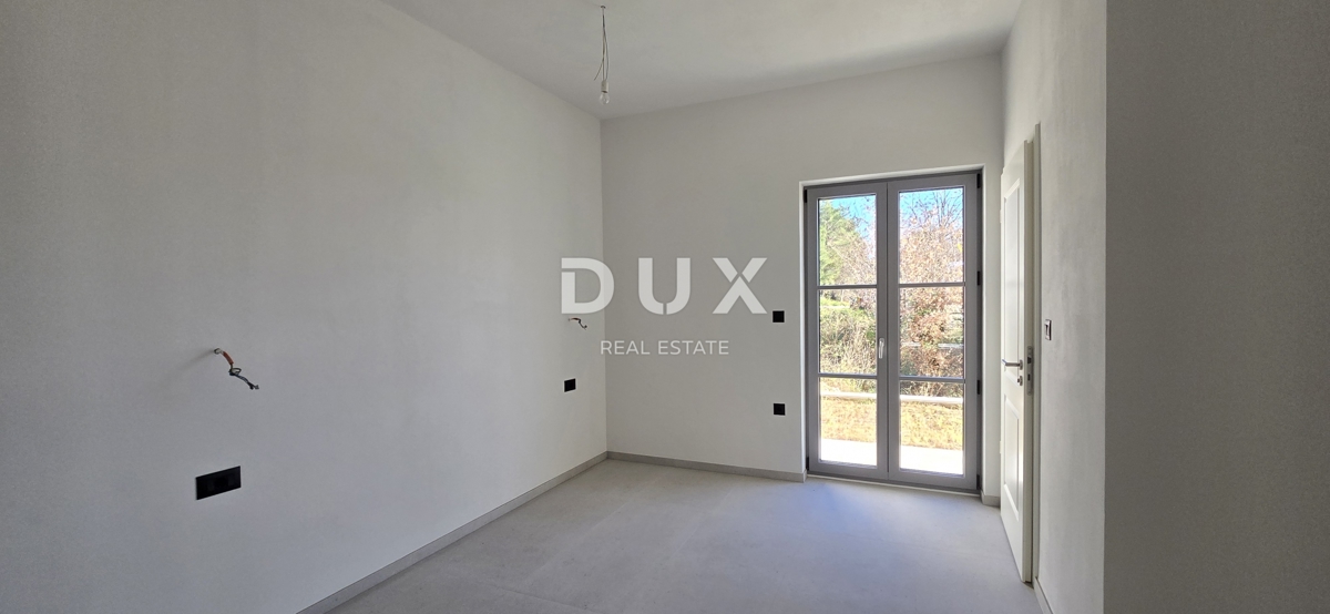 ISTRA, POREČ - Novozgrajena vila z neskončnim bazenom, zasebnim podzemnim parkiriščem in fantastičnim pogledom na morje